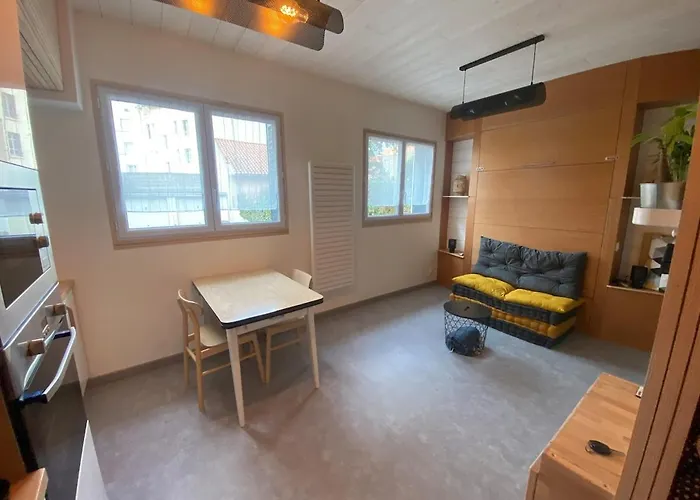 Quartier Salins 5mn Gare Routiere Apartment